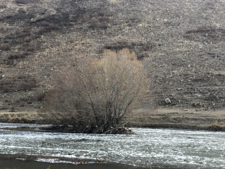 Kars Çayı Kısmen Buz Tuttu