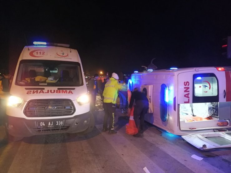 Ağrı'da Ambulans Kazası: 1 Ölü, 9 Yaralı