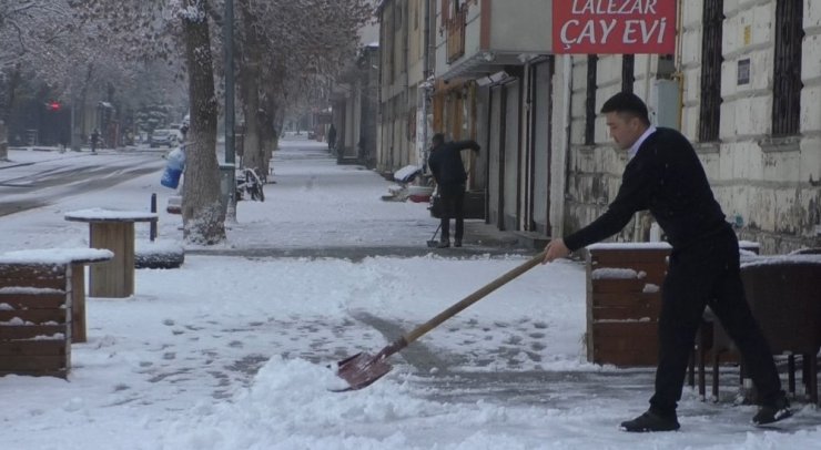 Karslıların Kış Mesaisi Başladı