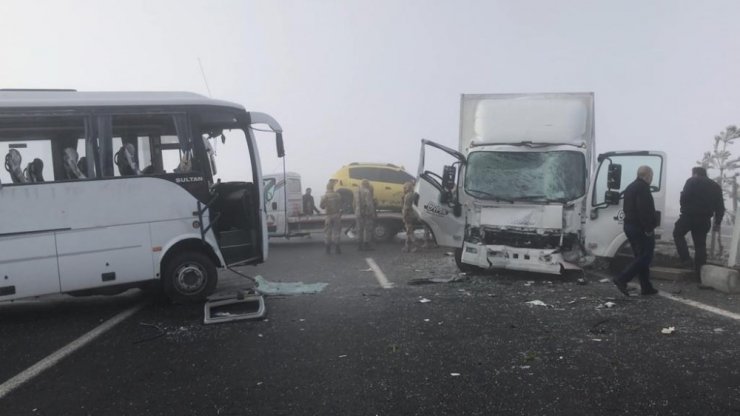 Sarıkamış’ta Zincirleme Trafik Kazası