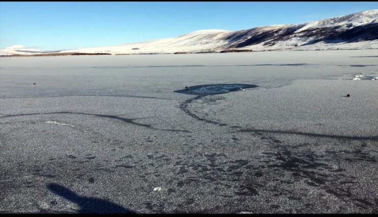 Aktaş Gölü Kısmen Buz Tuttu