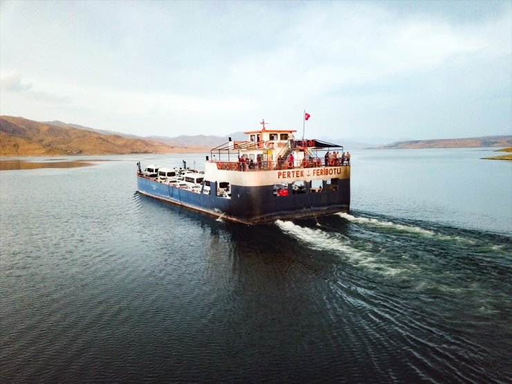 Denizsiz Kentleri Birleştiren Baraj Gölü