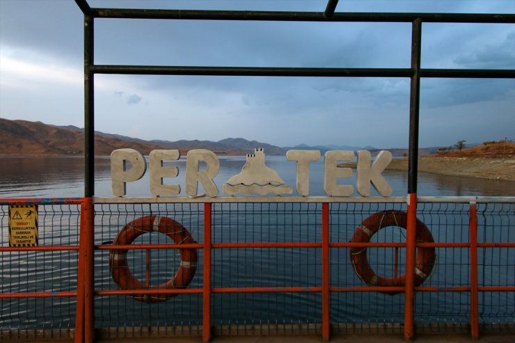 Denizsiz Kentleri Birleştiren Baraj Gölü