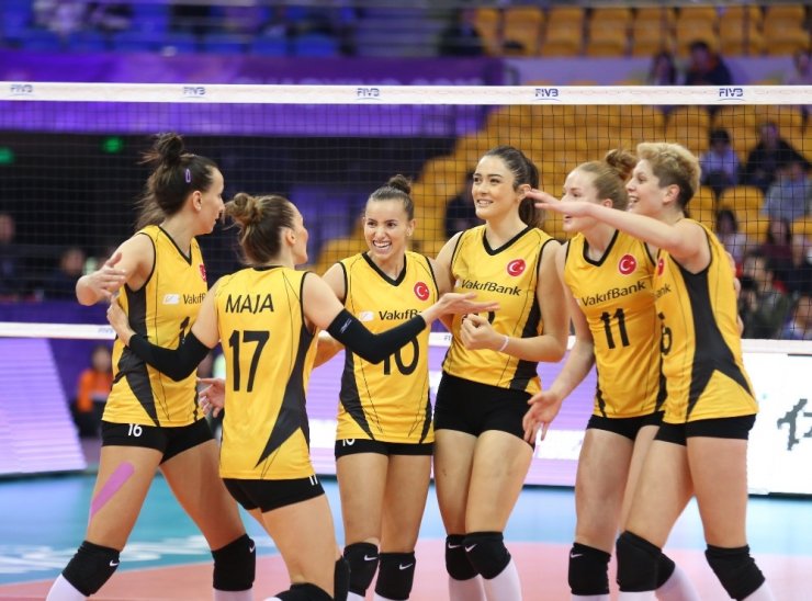 Vakıfbank Yarı Finalde