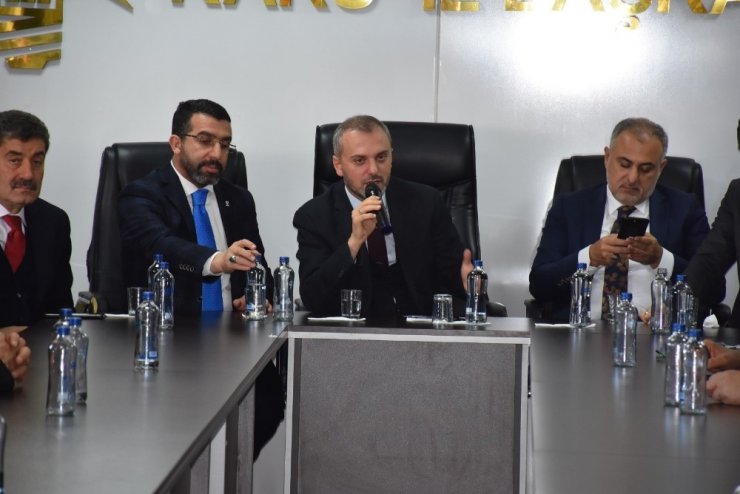 AK Partili Erkan Kandemir Kars’ta