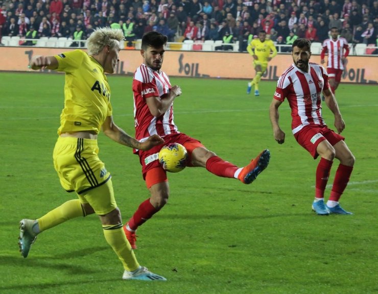 Sivasspor, Fenerbahçe'yi 3-1 Yendi