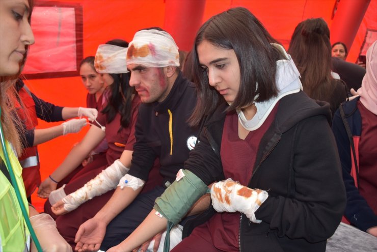 Kars'ta Trafik Kazası Tatbikatı Yapıldı