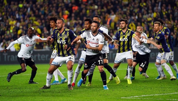 Yılın Son Derbisi Fenerbahçe’nin