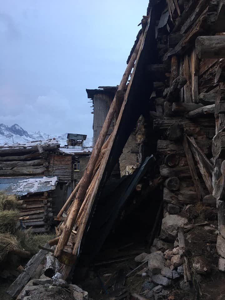 Fırtına Asırlık Köyü Yerle Bir Etti