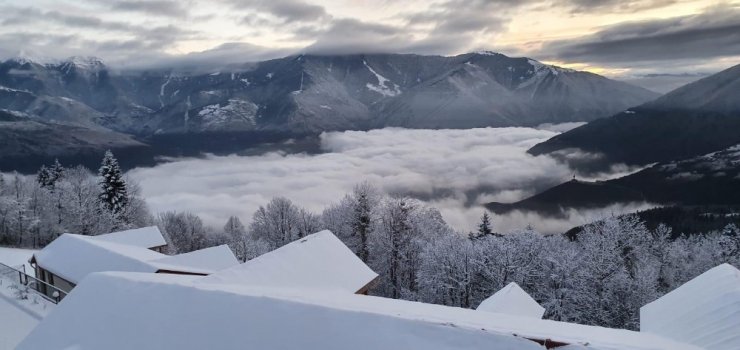 Artvin’de Karlı Dağlar ve Bulutlar