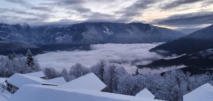 Artvin’de Karlı Dağlar ve Bulutlar