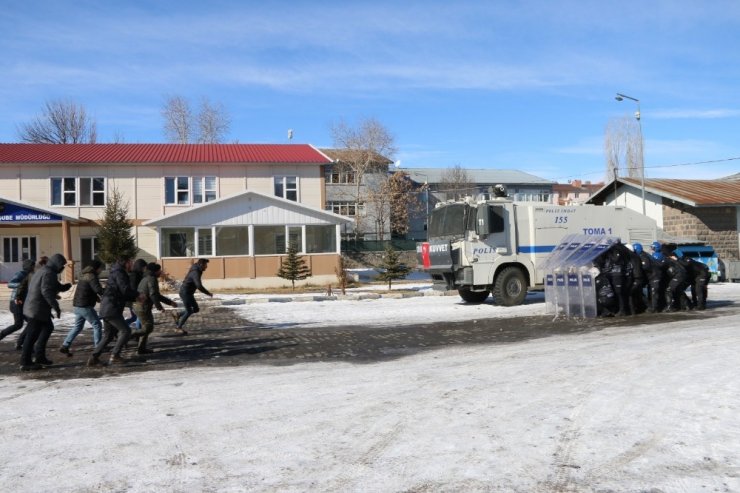 'Çevik Kuvvet Polisi'nden Tatbikat