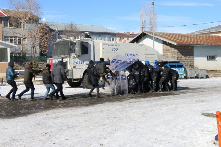 'Çevik Kuvvet Polisi'nden Tatbikat