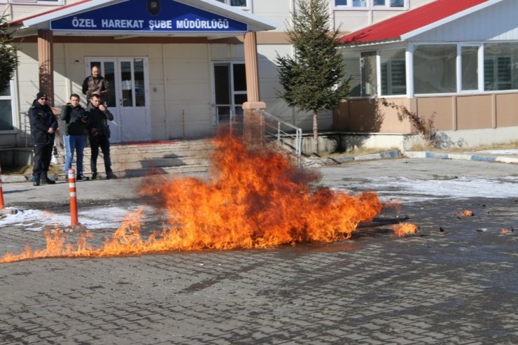 'Çevik Kuvvet Polisi'nden Tatbikat