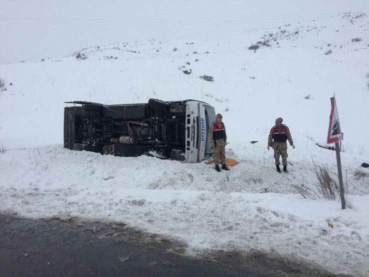 Erzurum’da Halk Otobüsü Devrildi: 1 Ölü