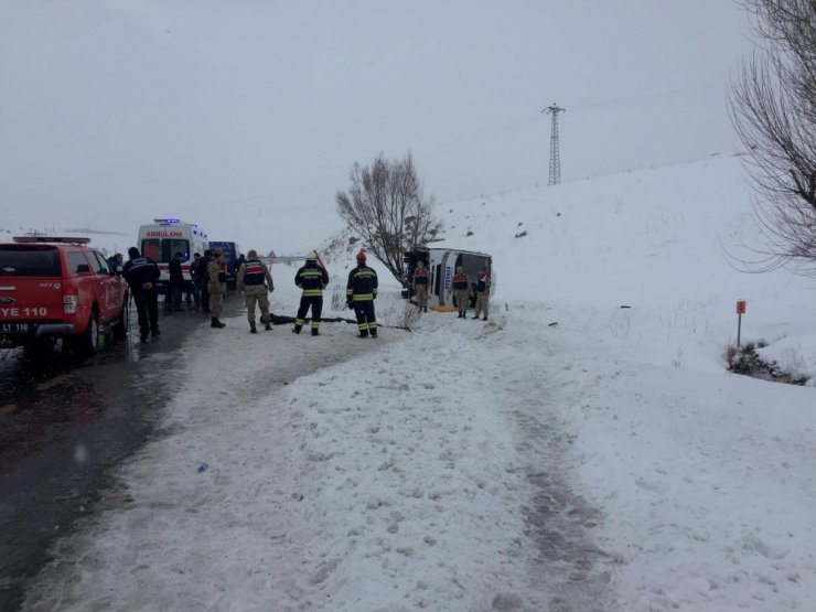 Erzurum’da Halk Otobüsü Devrildi: 1 Ölü