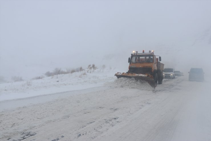 Bölgede 857 Köy ve Mahalle Yolu Ulaşıma Kapandı