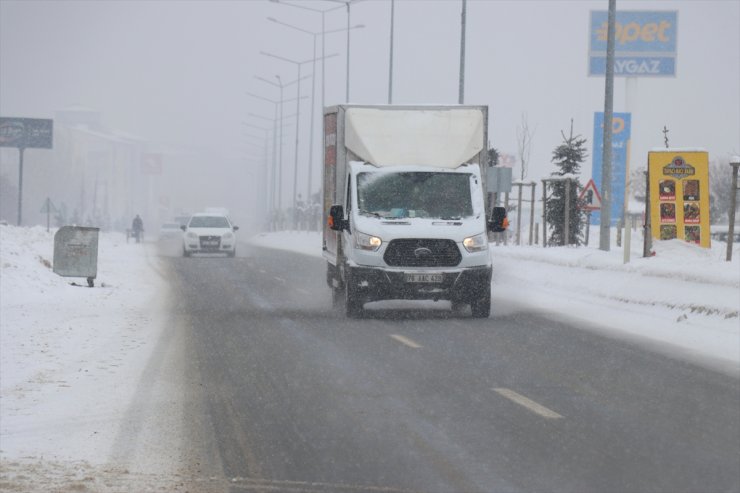 Bölgede 857 Köy ve Mahalle Yolu Ulaşıma Kapandı