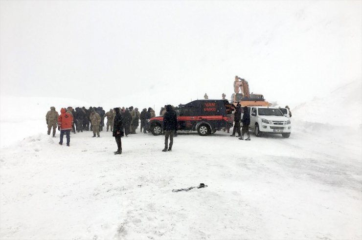 Van'da İkinci Çığ: Ölü Sayısı Artıyor