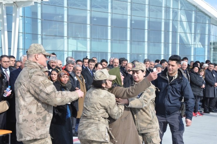 Karslı Şehidin Cenazesi Memleketine Getirildi