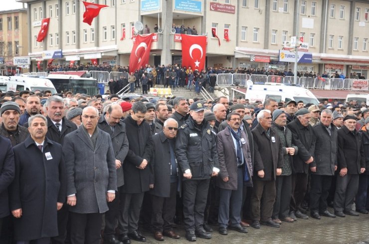 Karslı Asker İçin Hüzünlü Cenaze Töreni