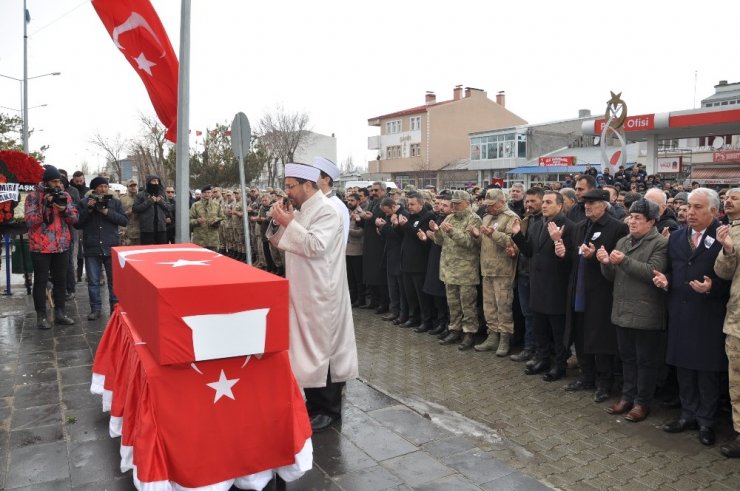 Karslı Asker İçin Hüzünlü Cenaze Töreni