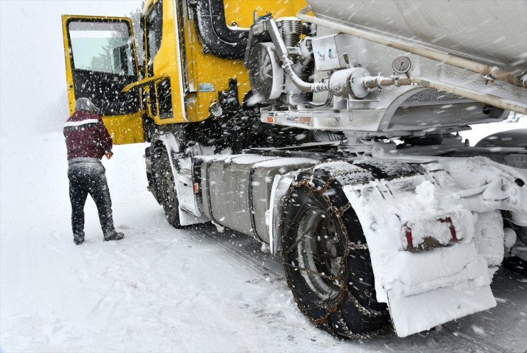 Kars'ta Kar Yağışı Ve Tipi Yaşamı Olumsuz Etkiliyor