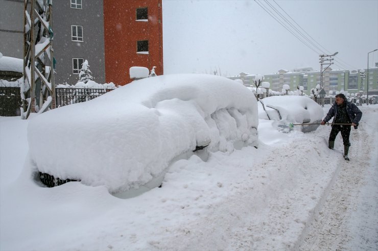 Doğu'da Kar Yağışı Ve Soğuk Hava Etkisini Sürdürüyor