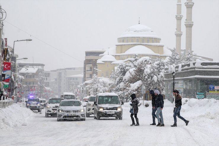 Doğu'da Kar Yağışı Ve Soğuk Hava Etkisini Sürdürüyor