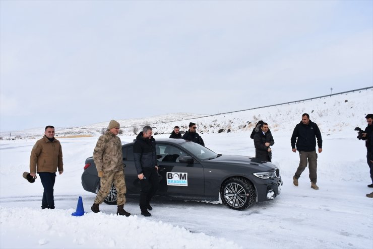 Donan Çıldır Gölü’nde Sürüş Eğitimi