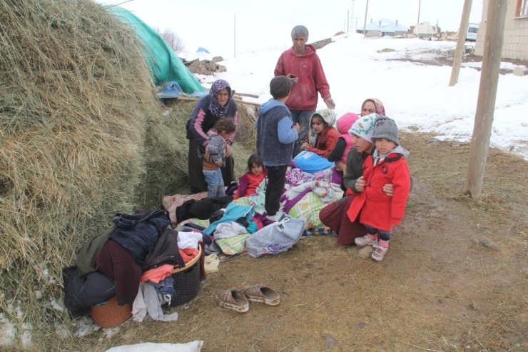 İran’da Deprem Van’da Yıkım: 7 Ölü