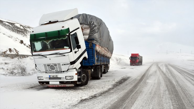 Tendürek Geçidi'nde Ulaşıma Kar Ve Tipi Engeli