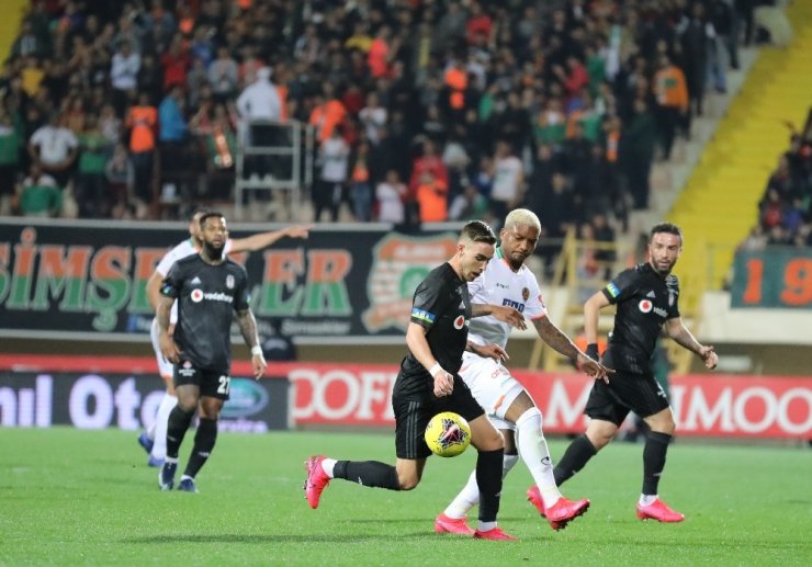 Beşiktaş, Alanya'dan Puanla Döndü