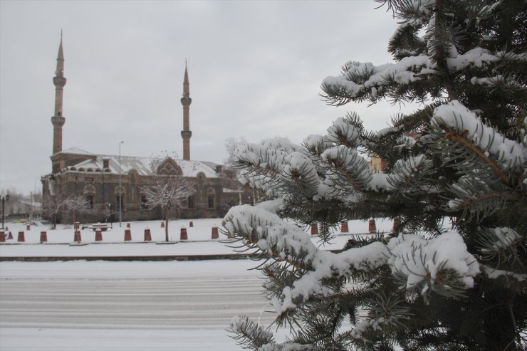 Kars ve Bölgede Kar Yağışı Sürecek