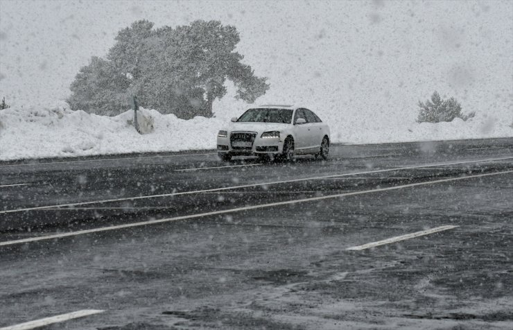 Kars ve Bölgede Kar Yağışı Sürecek