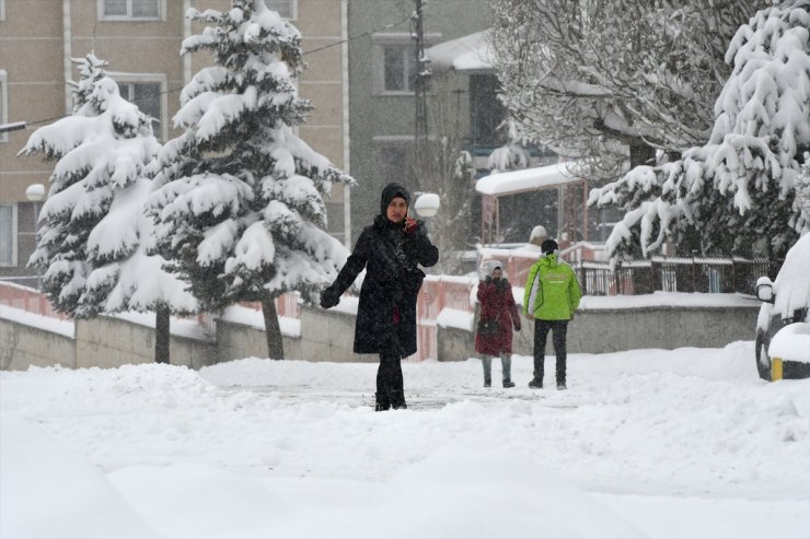 Kar Yağışı Aralıklarla Devam Ediyor