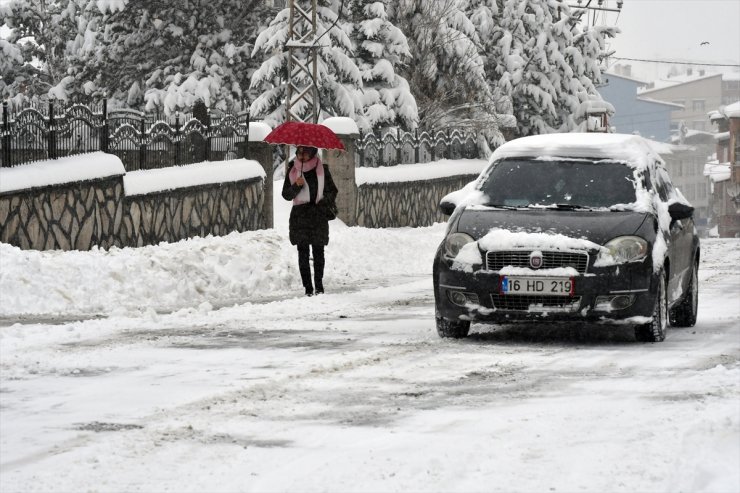 Kar Yağışı Aralıklarla Devam Ediyor