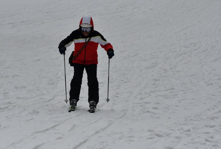 Sarıkamış'ta Kayak Sezonu Devam Ediyor