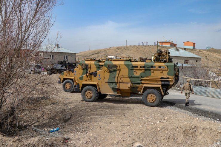 Van'da Kavga: 3 Ölü, 8 Yaralı