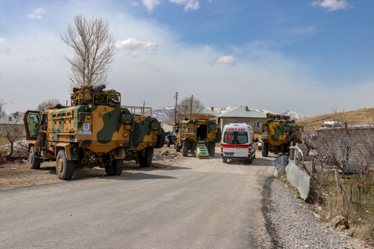 Van'da Kavga: 3 Ölü, 8 Yaralı