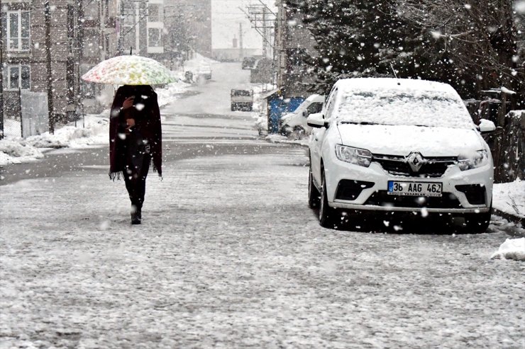 Sarıkamış Kar Yağışıyla Beyaza Büründü