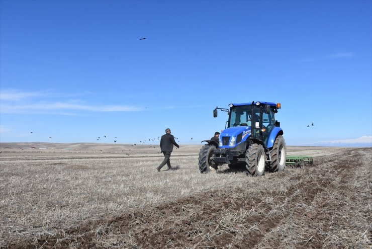 Kars'ta Tarla Sürümü ve Ekimi Başladı