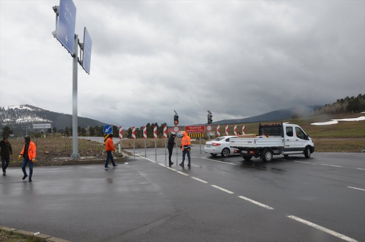 Sarıkamış-Horasan Yolu Trafiğe Kapandı