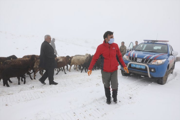 Tipide Mahsur Kalan Çobanlar Kurtarıldı