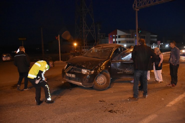 Kars'ta Trafik Kazası: 2 Yaralı