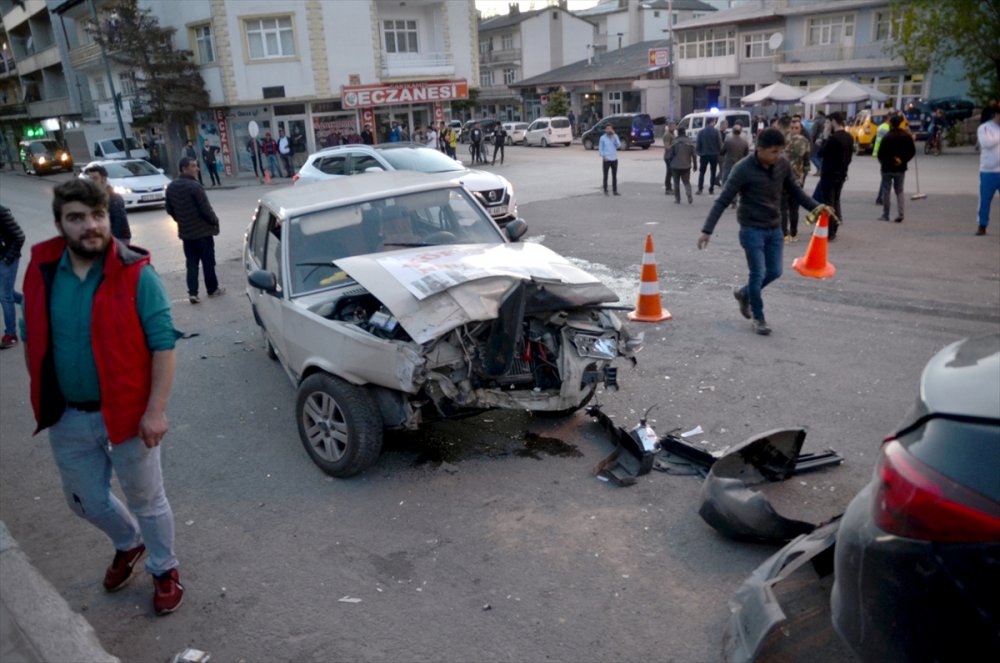 Sarıkamış’ta Maddi Hasarlı Trafik Kazası