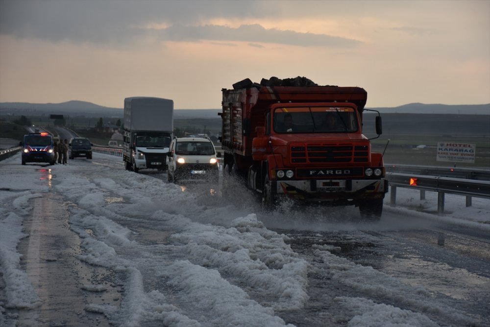 Kars'ta Dolu Nedeniyle 50 Küçükbaş Hayvan Telef Oldu