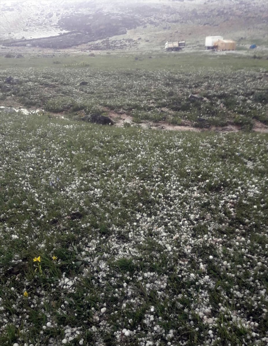 Sağanak Yağış ve Dolu Etkili Oldu