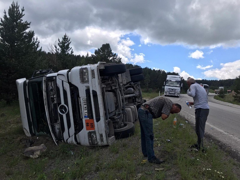 Sarıkamış’ta Tanker Devrildi: 1 Yaralı