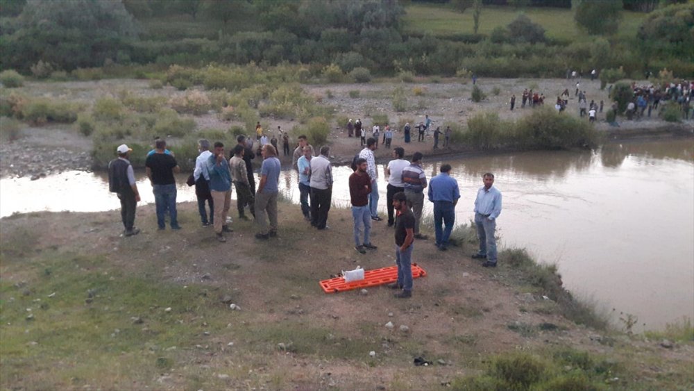 16 Yaşındaki Çocuk Aras Nehri'nde Kayboldu